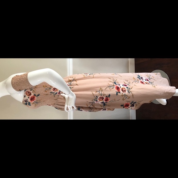 Nude Off-the-Shoulder, Hi low length tulip skirt. - Picture 7 of 8